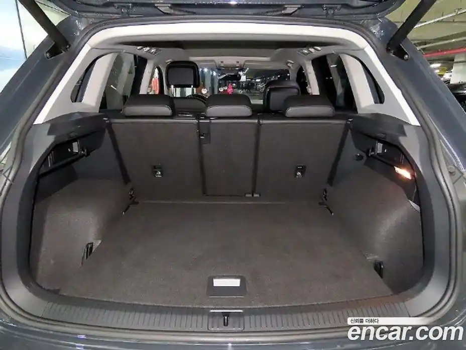Volkswagen Tiguan 2021 2.0 гидро в Москве № 359159, фото 17