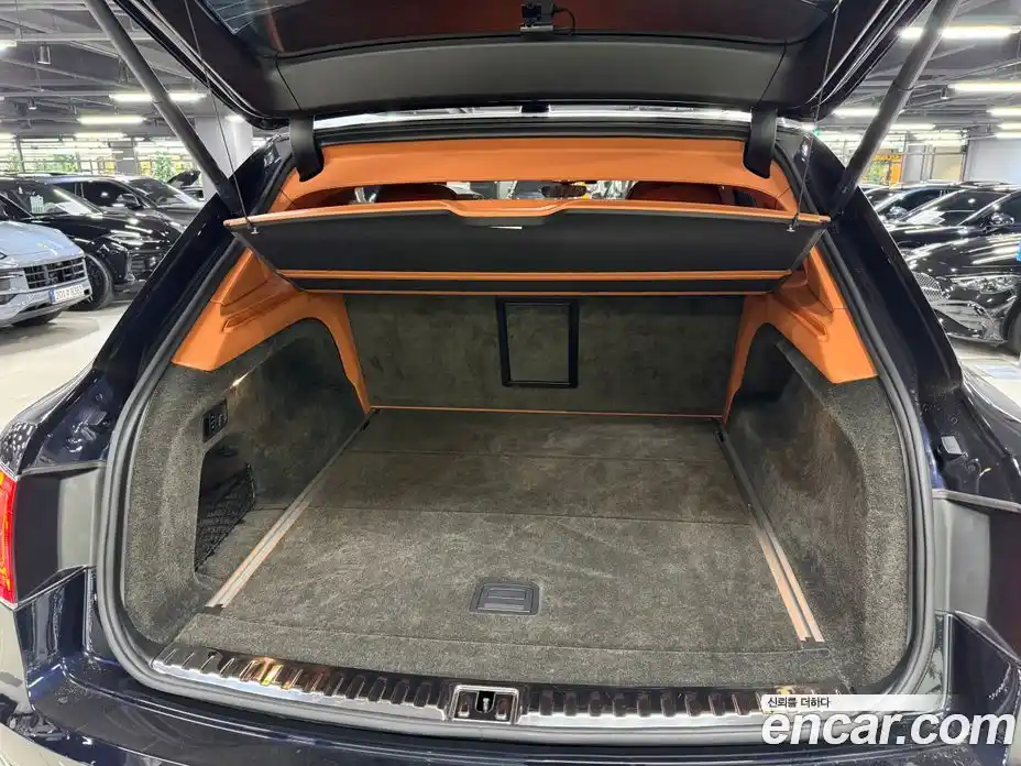 Bentley Bentayga 2020 4.0 гидро в Москве № 366451, фото 14