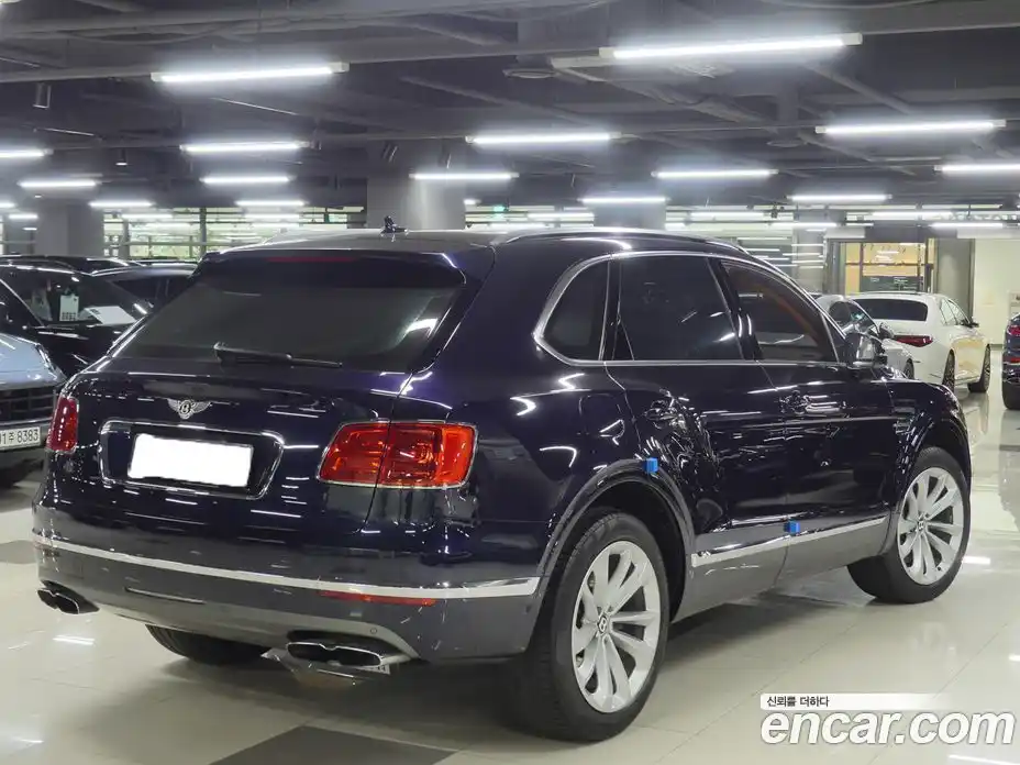 Bentley Bentayga 2020 4.0 гидро в Москве № 366451, фото 3