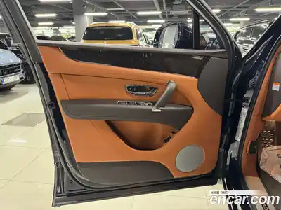 Bentley Bentayga 2020 4.0 гидро в Москве № 366451, миниатюра 7