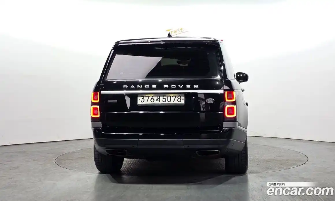 Land Rover Range-Rover 2020 4.4 гидро в Москве № 471378, фото 4