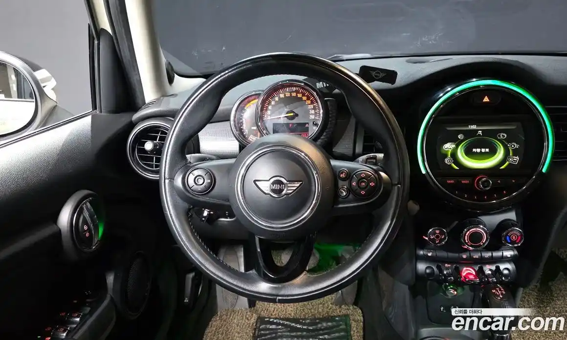 Mini Cooper 2016 1.5 гидро в Москве № 546541, фото 13