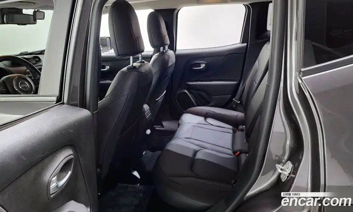 Jeep Renegade 2019 2.4 гидро в Москве № 609669, фото 11