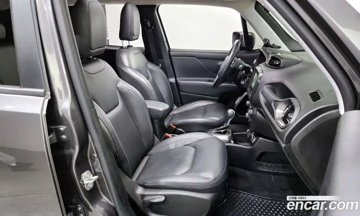 Jeep Renegade 2019 2.4 гидро в Москве № 609669, фото 12