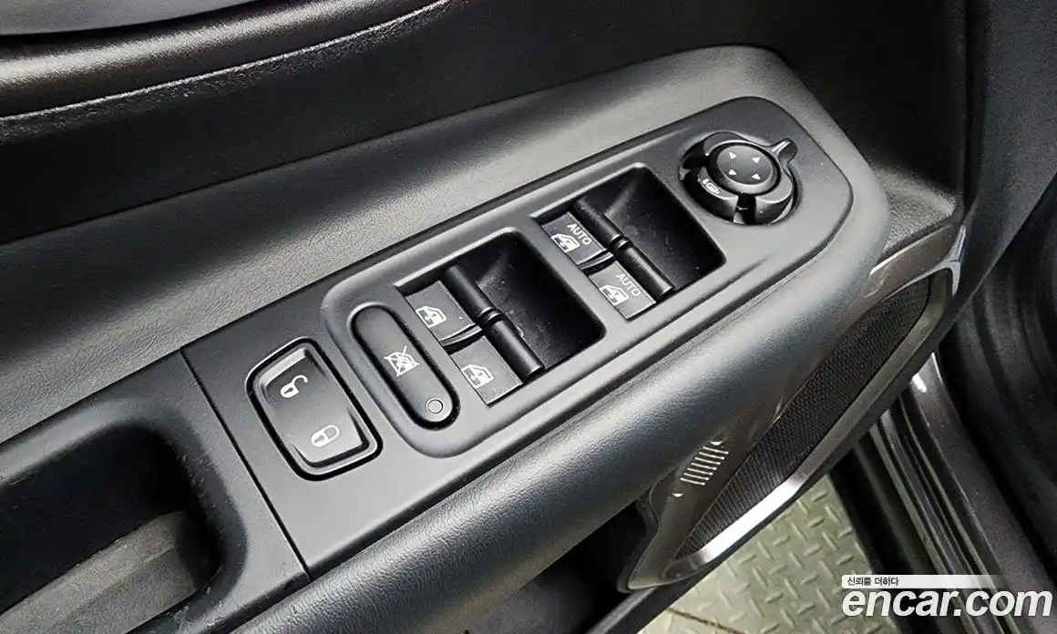 Jeep Renegade 2019 2.4 гидро в Москве № 609669, фото 13