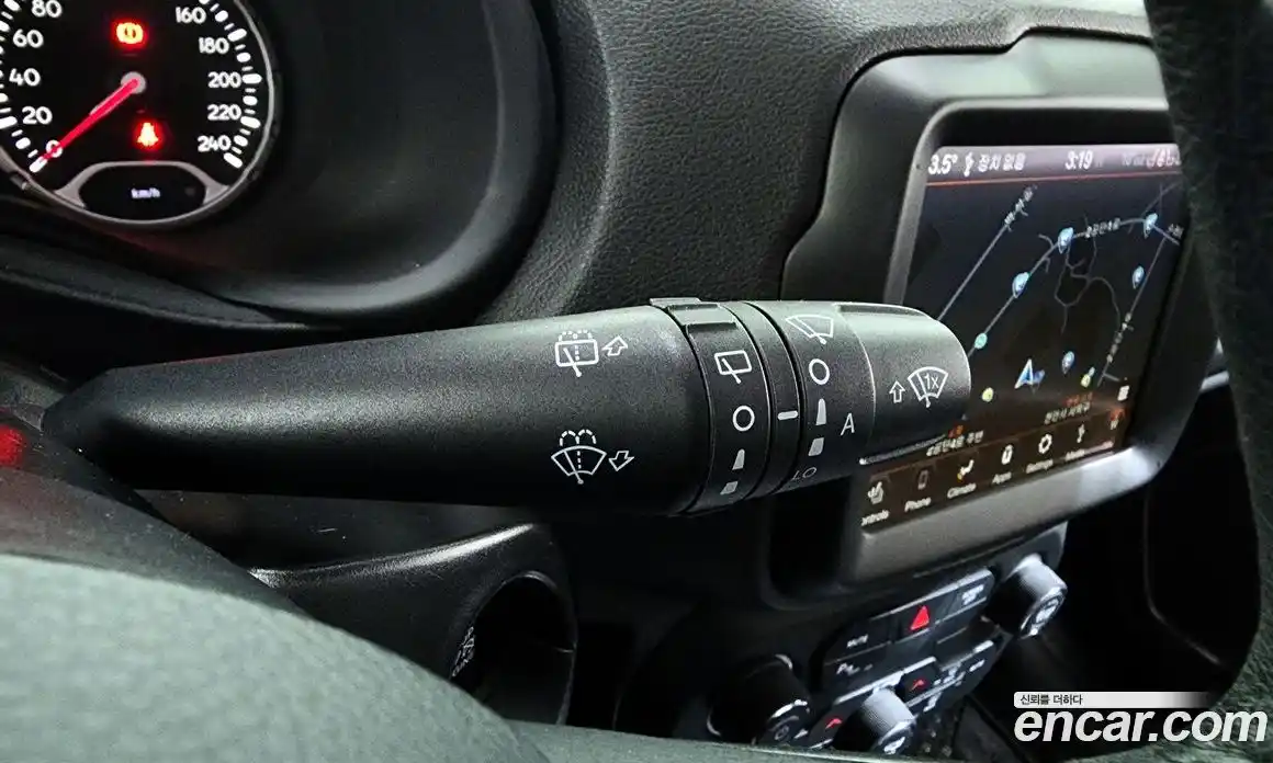 Jeep Renegade 2019 2.4 гидро в Москве № 609669, фото 16