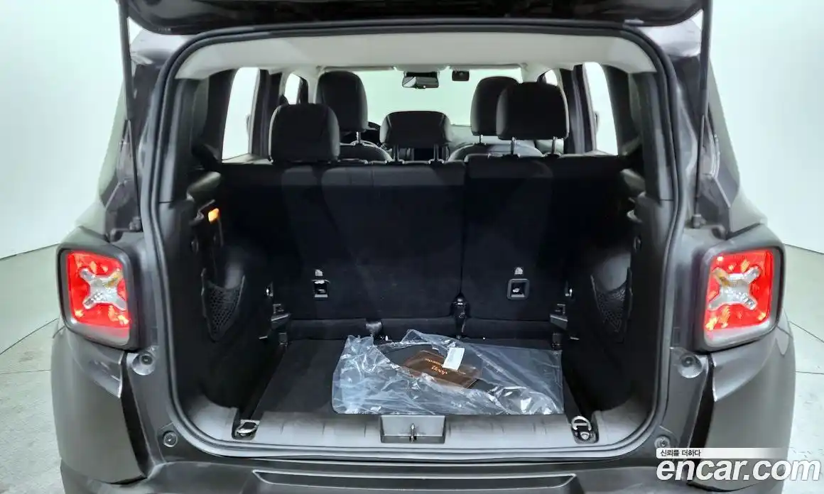 Jeep Renegade 2019 2.4 гидро в Москве № 609669, фото 20