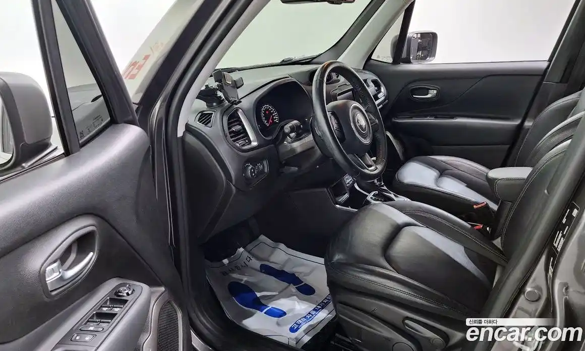 Jeep Renegade 2019 2.4 гидро в Москве № 609669, фото 10
