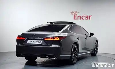 Lexus LS, 2022