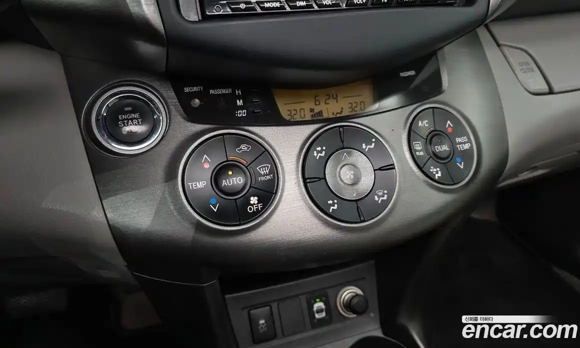 Toyota RAV4 2012 2.5 гидро в Москве № 750287, фото 17