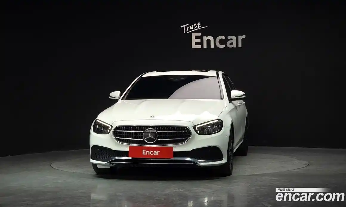 Mercedes-Benz E-Class 2021 2.0 гидро, фото 3
