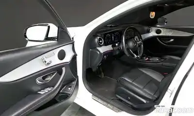 Mercedes-Benz E-Class 2021 2.0 гидро, миниатюра 10