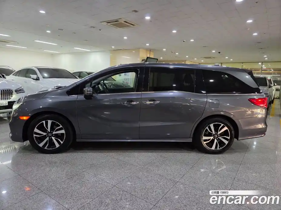 Honda Odyssey 2017 3.5 гидро в Москве № 767483, фото 3