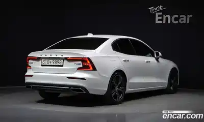 Volvo S60 2020 2.0 гидро в Москве № 824014, миниатюра 2