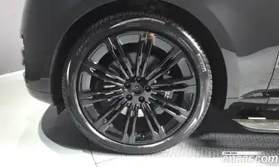 Land Rover Range-Rover 2024 4.4 гидро в Москве № 824665, миниатюра 5