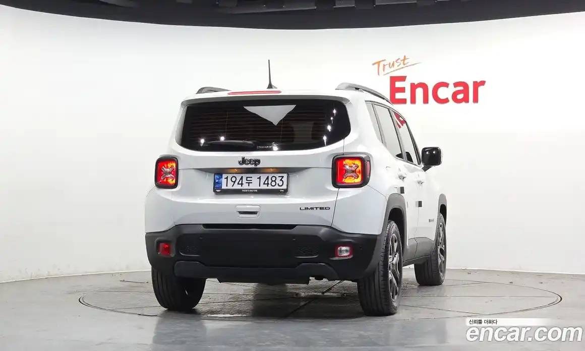 Jeep Renegade 2022 1.3 гидро в Москве № 826403, фото 4