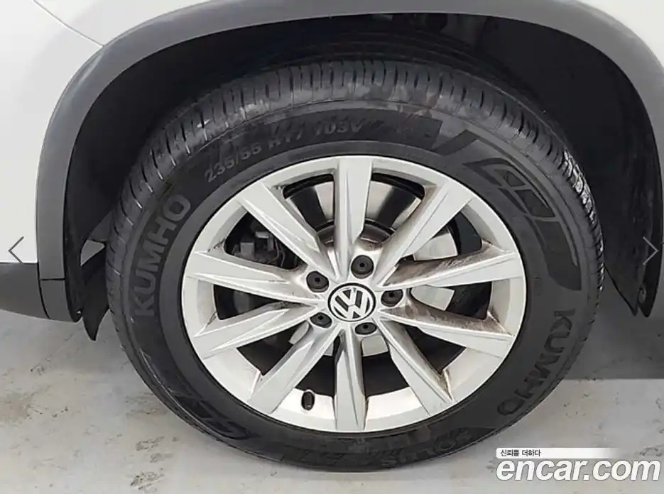 Volkswagen Tiguan 2015 2.0 гидро в Москве № 862707, фото 17