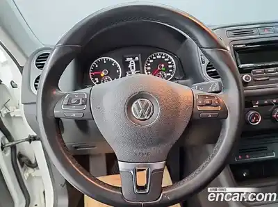 Volkswagen Tiguan 2015 2.0 гидро в Москве № 862707, миниатюра 9