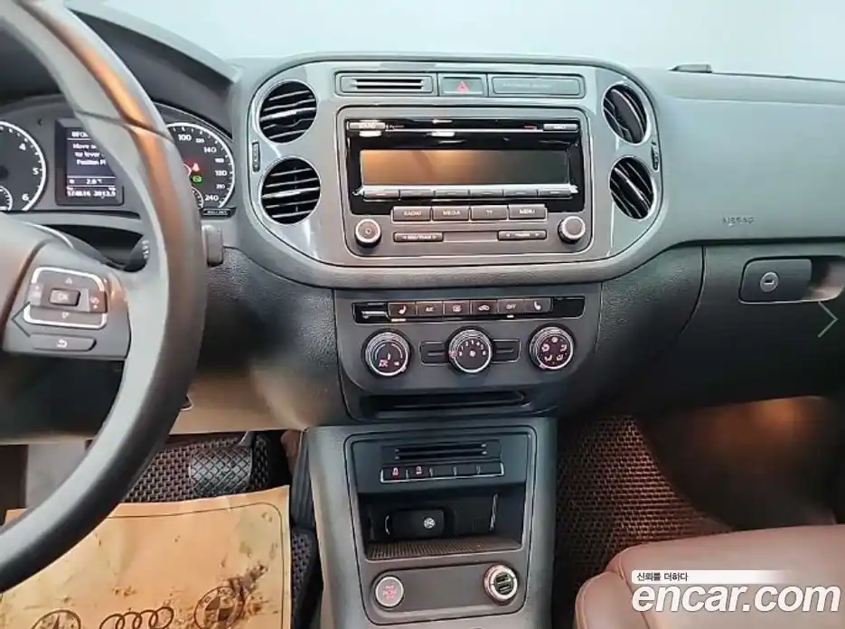 Volkswagen Tiguan 2015 2.0 гидро в Москве № 862707, фото 10