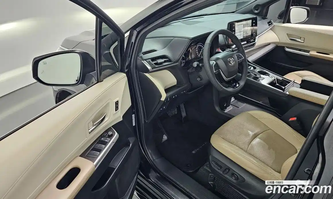 Toyota Sienna 2023 2.5 гидро в Москве № 862941, фото 11