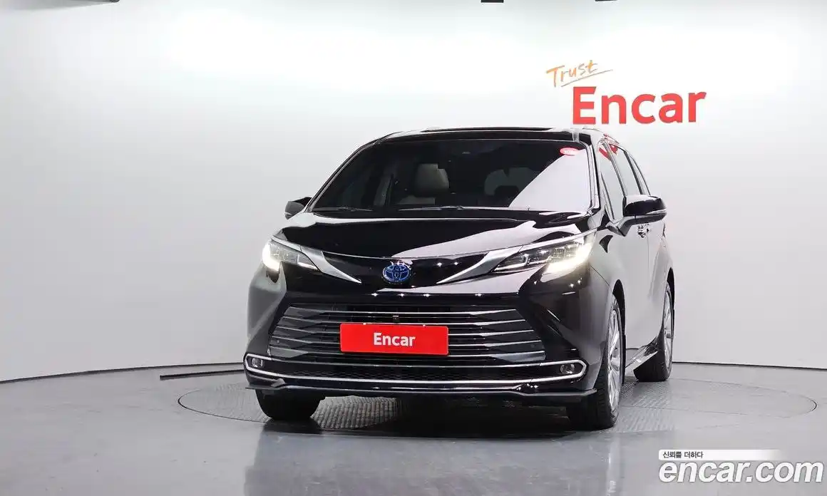 Toyota Sienna 2023 2.5 гидро в Москве № 862941, фото 3