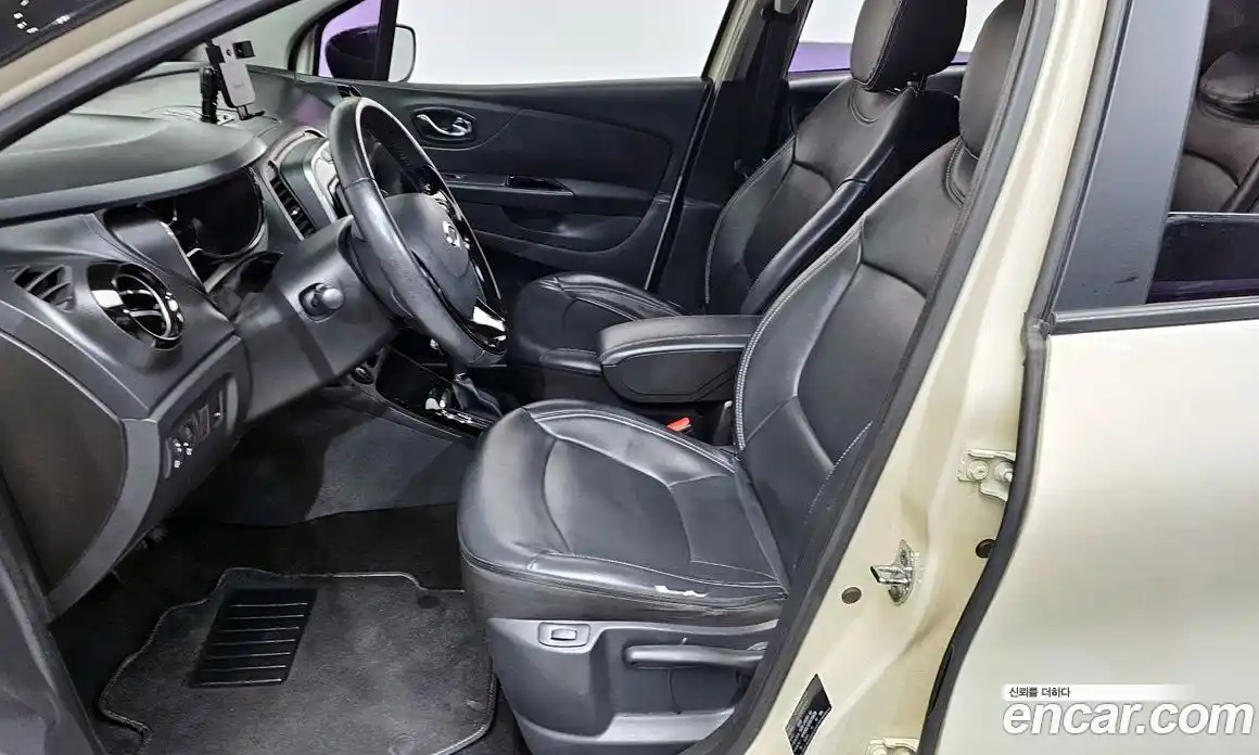 Renault QM3 2015 1.5 Автомат в Москве № 975618, фото 12