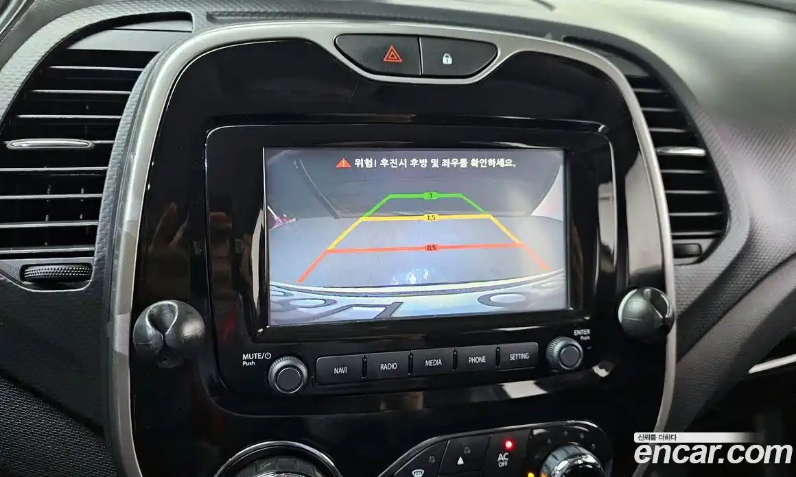 Renault QM3 2015 1.5 Автомат в Москве № 975618, фото 15