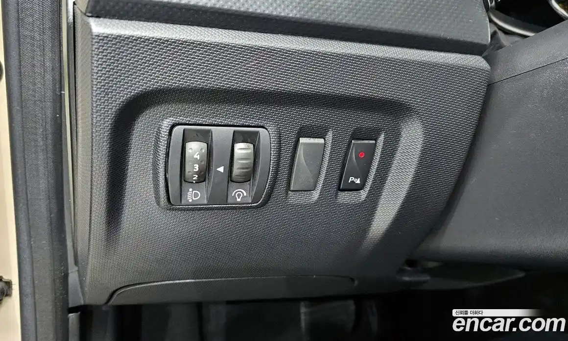 Renault QM3 2015 1.5 Автомат в Москве № 975618, фото 18