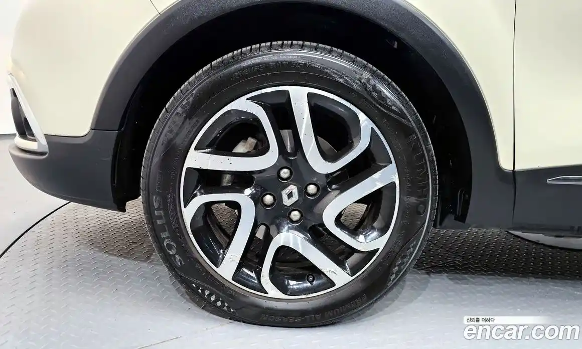 Renault QM3 2015 1.5 Автомат в Москве № 975618, фото 5