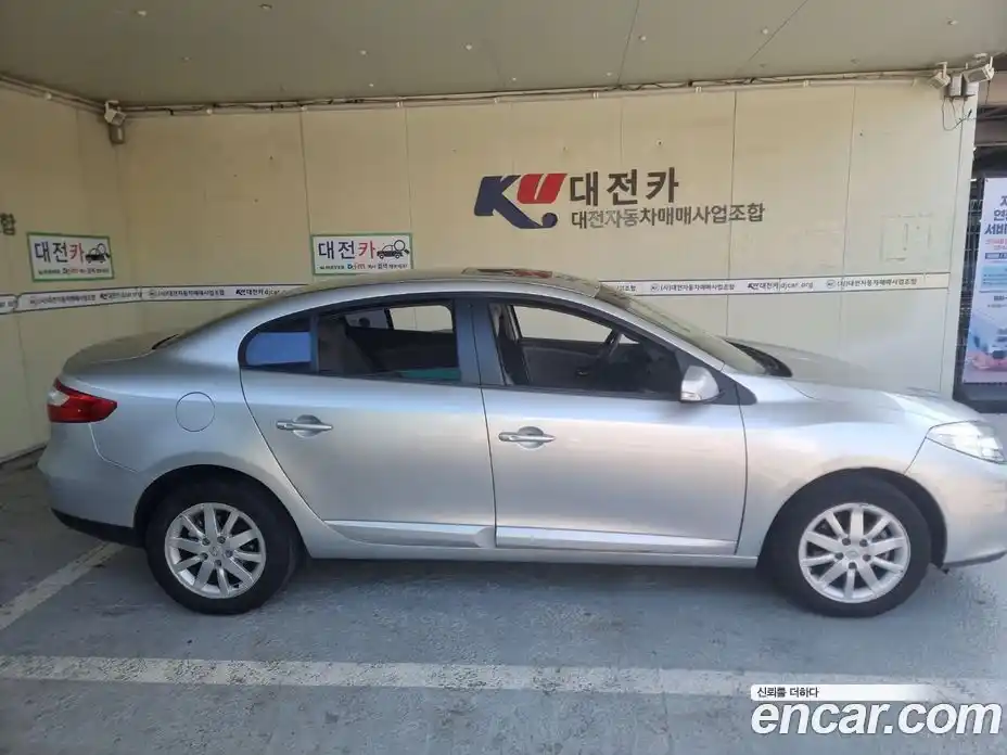 Renault SM3 2009 1.6 Автомат в Москве № 1003868, фото 3