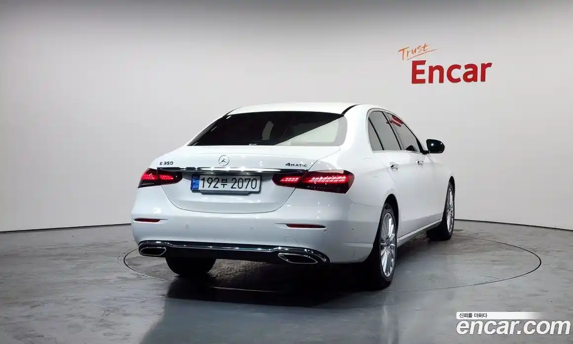 Mercedes-Benz E-Class 2022 2.0 гидро, фото 4