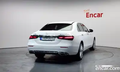 Mercedes-Benz E-Class 2022 2.0 гидро, миниатюра 4