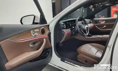 Mercedes-Benz E-Class 2022 2.0 гидро, миниатюра 10