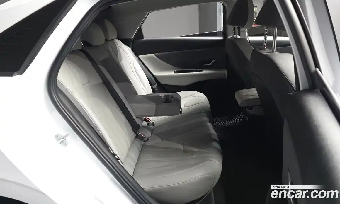 Hyundai Avante 2022 1.6 Автомат в Москве № 1007681, фото 12