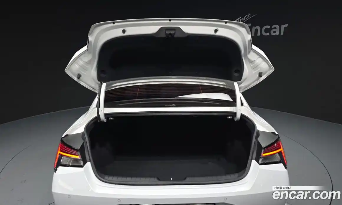 Hyundai Avante 2022 1.6 Автомат в Москве № 1007681, фото 20