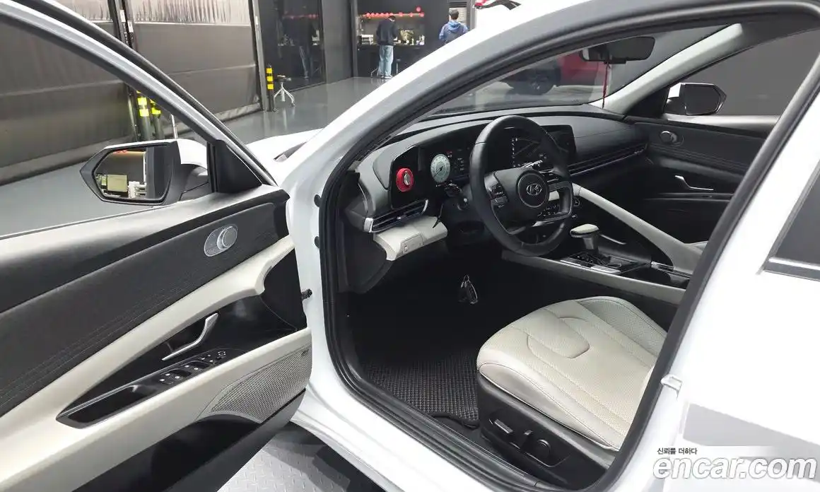 Hyundai Avante 2022 1.6 Автомат в Москве № 1007681, фото 10