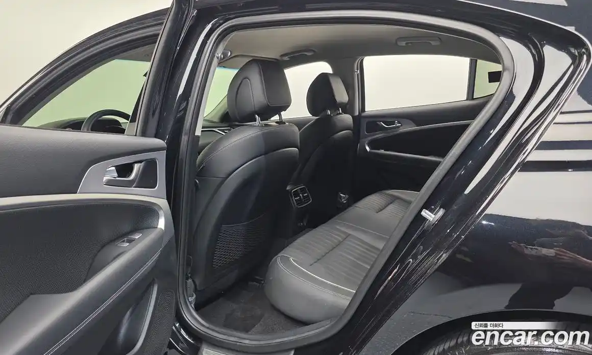 Genesis G70 2019 2.0 Автомат в Москве № 1010011, фото 17