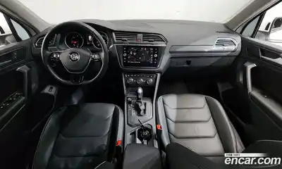 Volkswagen Tiguan 2019 2.0 гидро в Москве № 1014588, миниатюра 7
