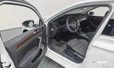 Volkswagen Passat 2018 2.0 гидро в Москве № 1014637, миниатюра 11