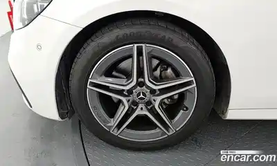 Mercedes-Benz E-Class 2023 2.0 гидро в Москве № 135352, миниатюра 5
