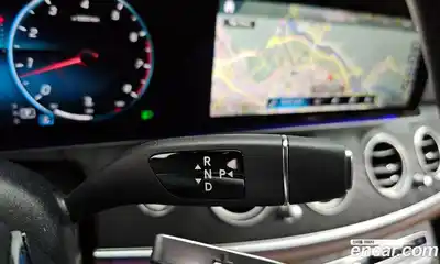 Mercedes-Benz E-Class 2023 2.0 гидро в Москве № 135352, миниатюра 9