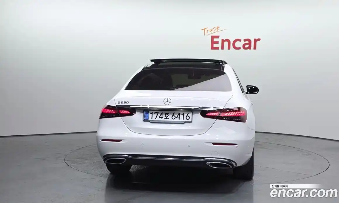 Mercedes-Benz E-Class 2023 2.0 гидро в Москве № 135931, фото 4