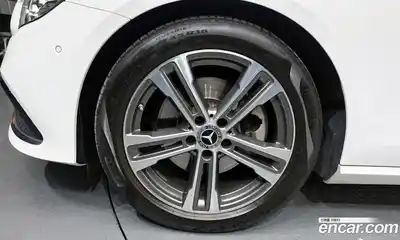 Mercedes-Benz E-Class 2023 2.0 гидро в Москве № 135931, миниатюра 5