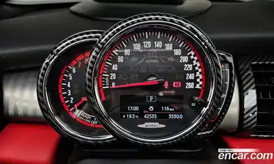 Mini Cooper Convertible 2019 2.0 гидро в Москве № 136349, миниатюра 8