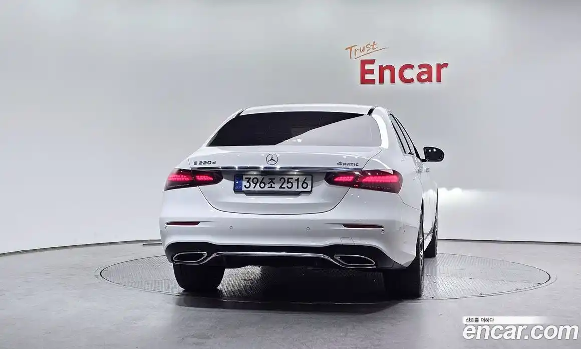 Mercedes-Benz E-Class 2022 1.9 гидро в Москве № 140383, фото 4