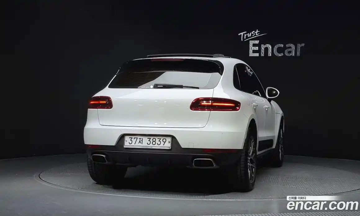 Porsche Macan 2018 2.0 гидро в Москве № 148609, фото 4