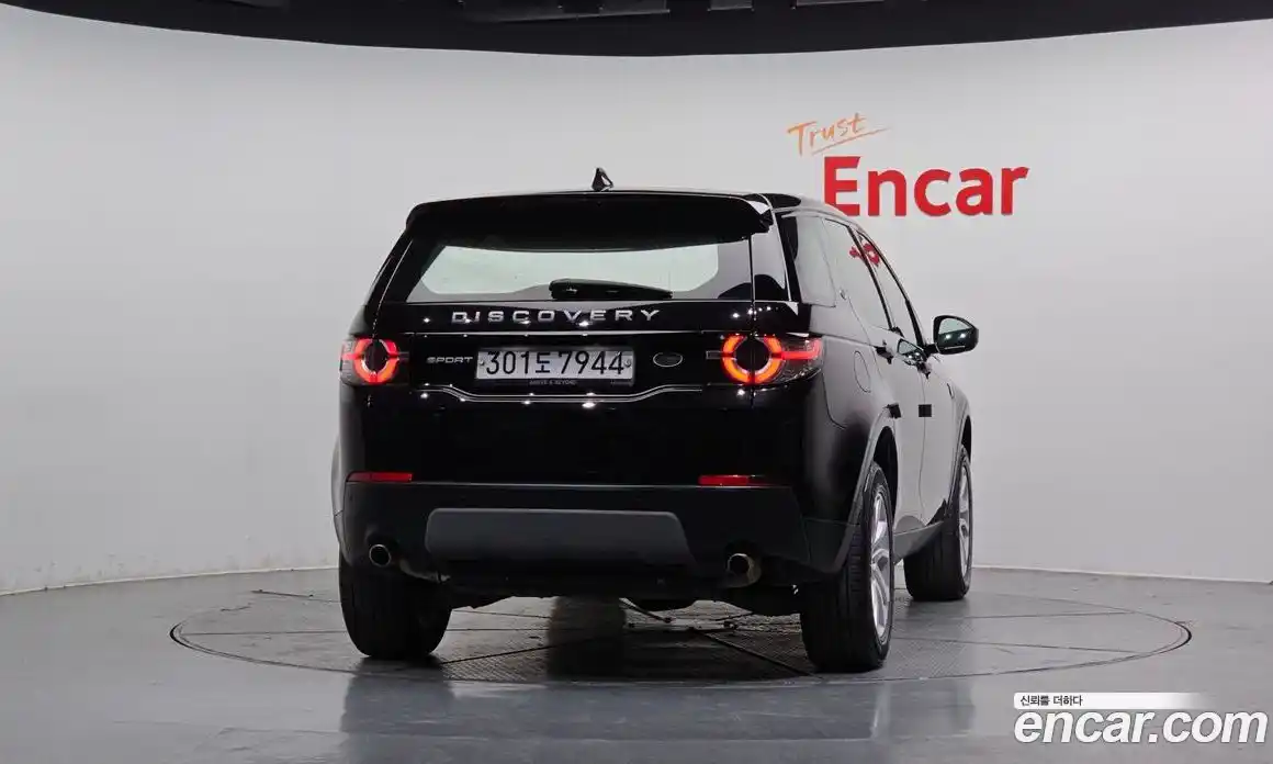 Land Rover Discovery Sport 2017 2.0 гидро в Москве № 153781, фото 4