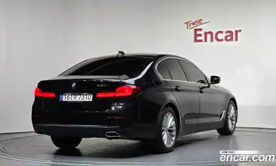 BMW 5-Series, 2022