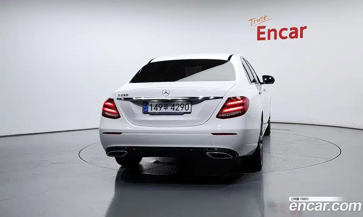 Mercedes-Benz E-Class 2020 2.0 гидро в Москве, фото 4