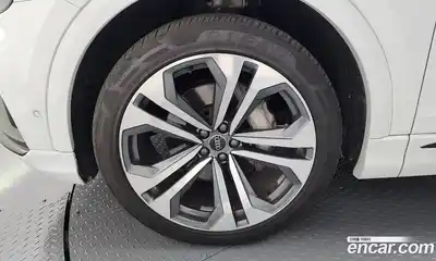 Audi Q8 2023 3.0 гидро в Москве № 162816, миниатюра 5